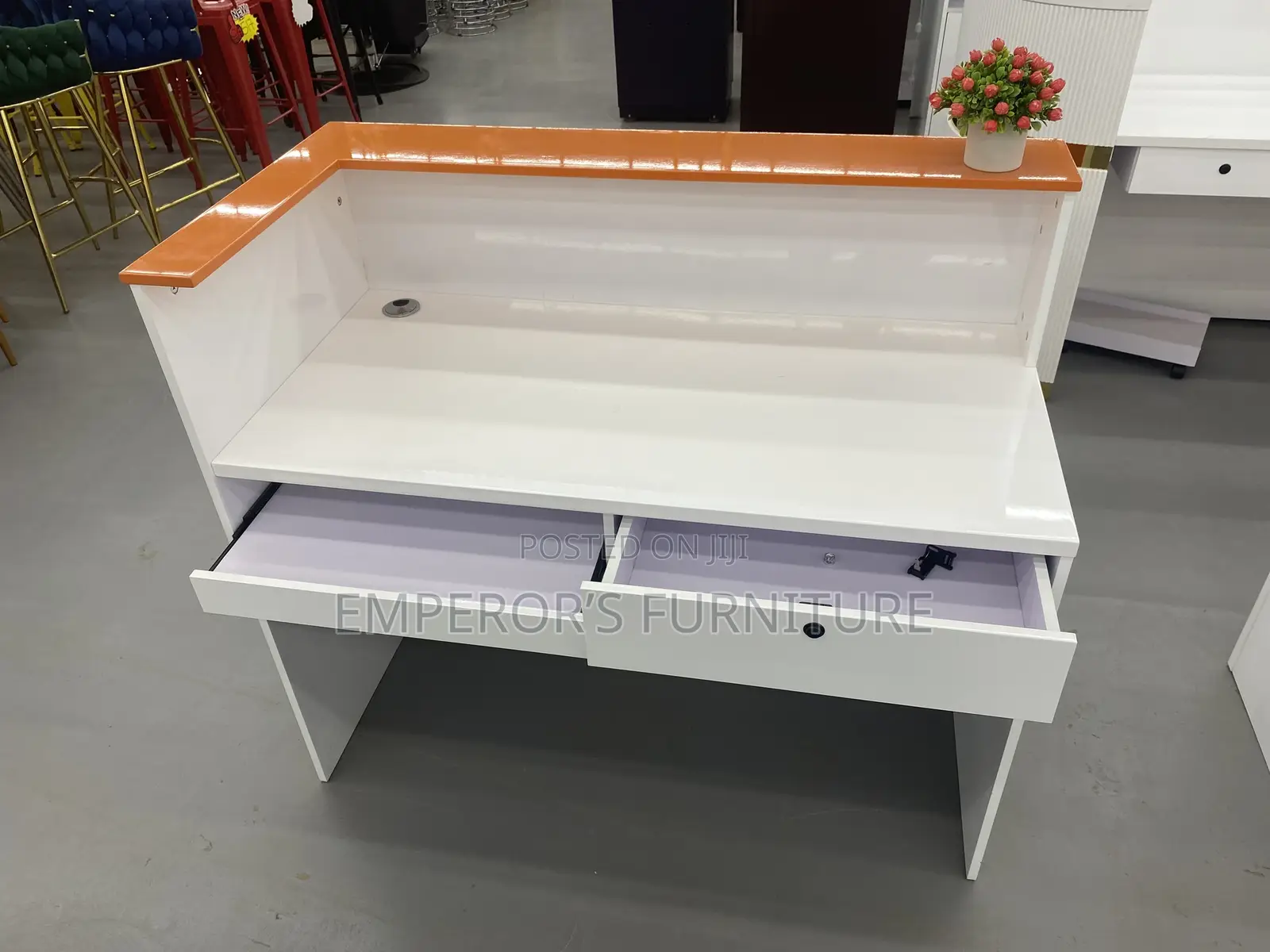 Quality Modern Receptionist Desk