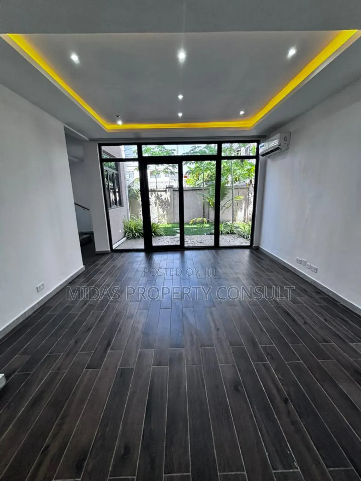 4bdrm Townhouse/Terrace in Labone for sale