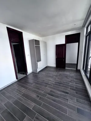 4bdrm Townhouse/Terrace in Labone for sale