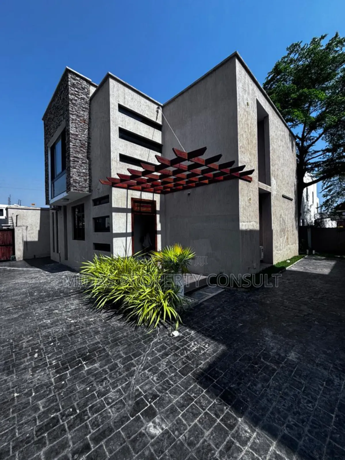 4bdrm Townhouse/Terrace in Labone for sale