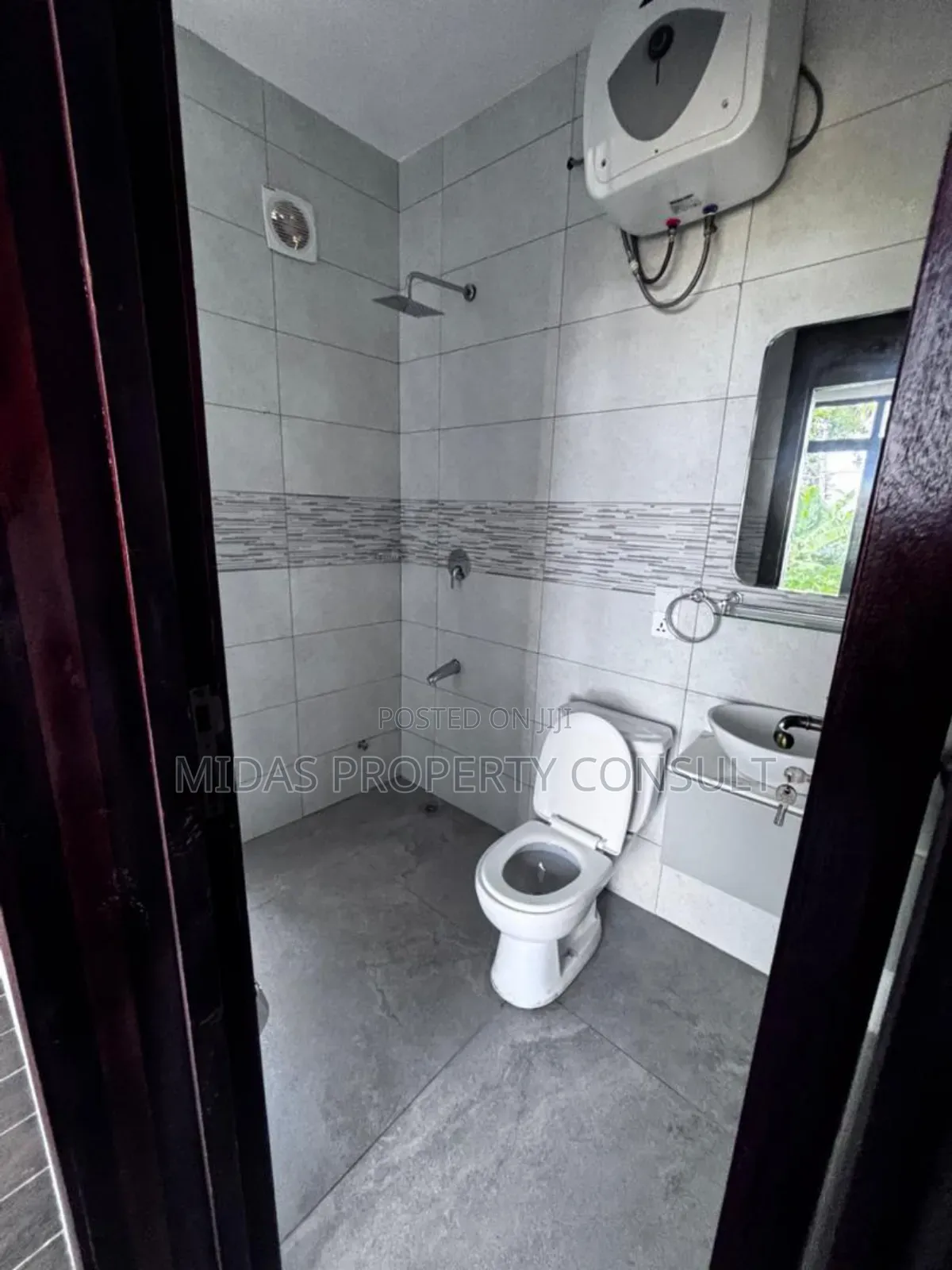 4bdrm Townhouse/Terrace in Labone for sale