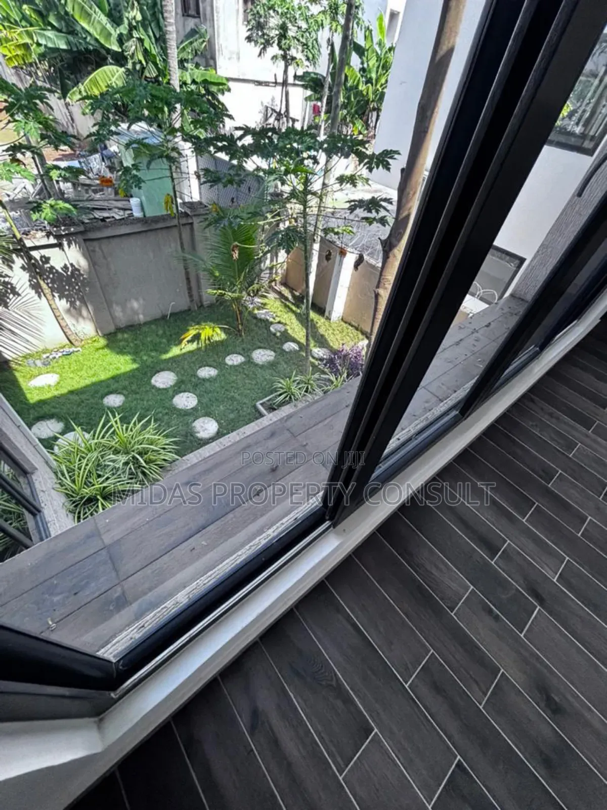 4bdrm Townhouse/Terrace in Labone for sale