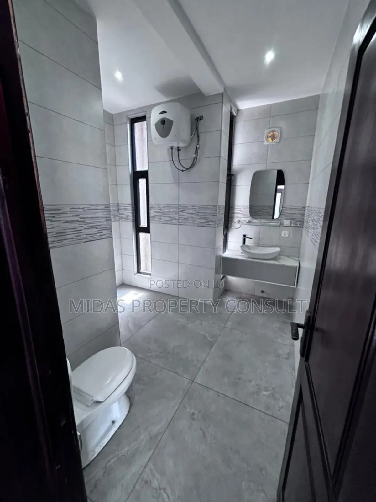 4bdrm Townhouse/Terrace in Labone for sale