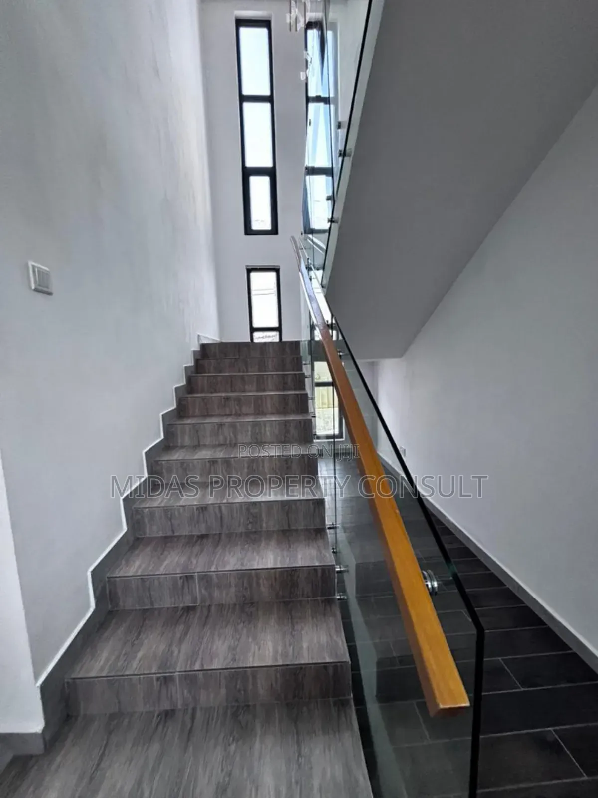 4bdrm Townhouse/Terrace in Labone for sale