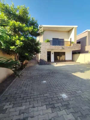 3bdrm House in Ashaley Botwe for sale