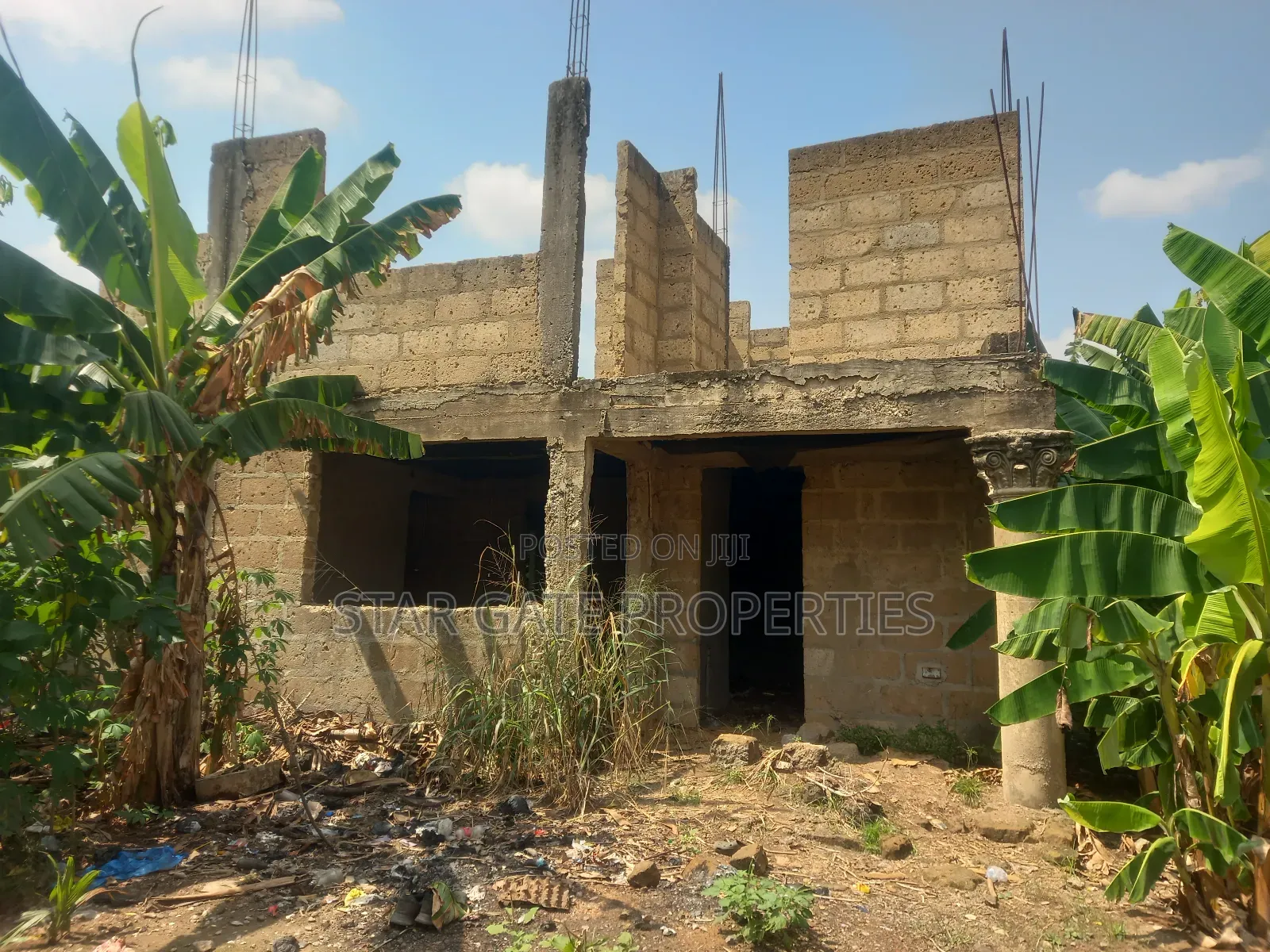12bdrm House in Kenyasi Adwumam, Kumasi Metropolitan for sale