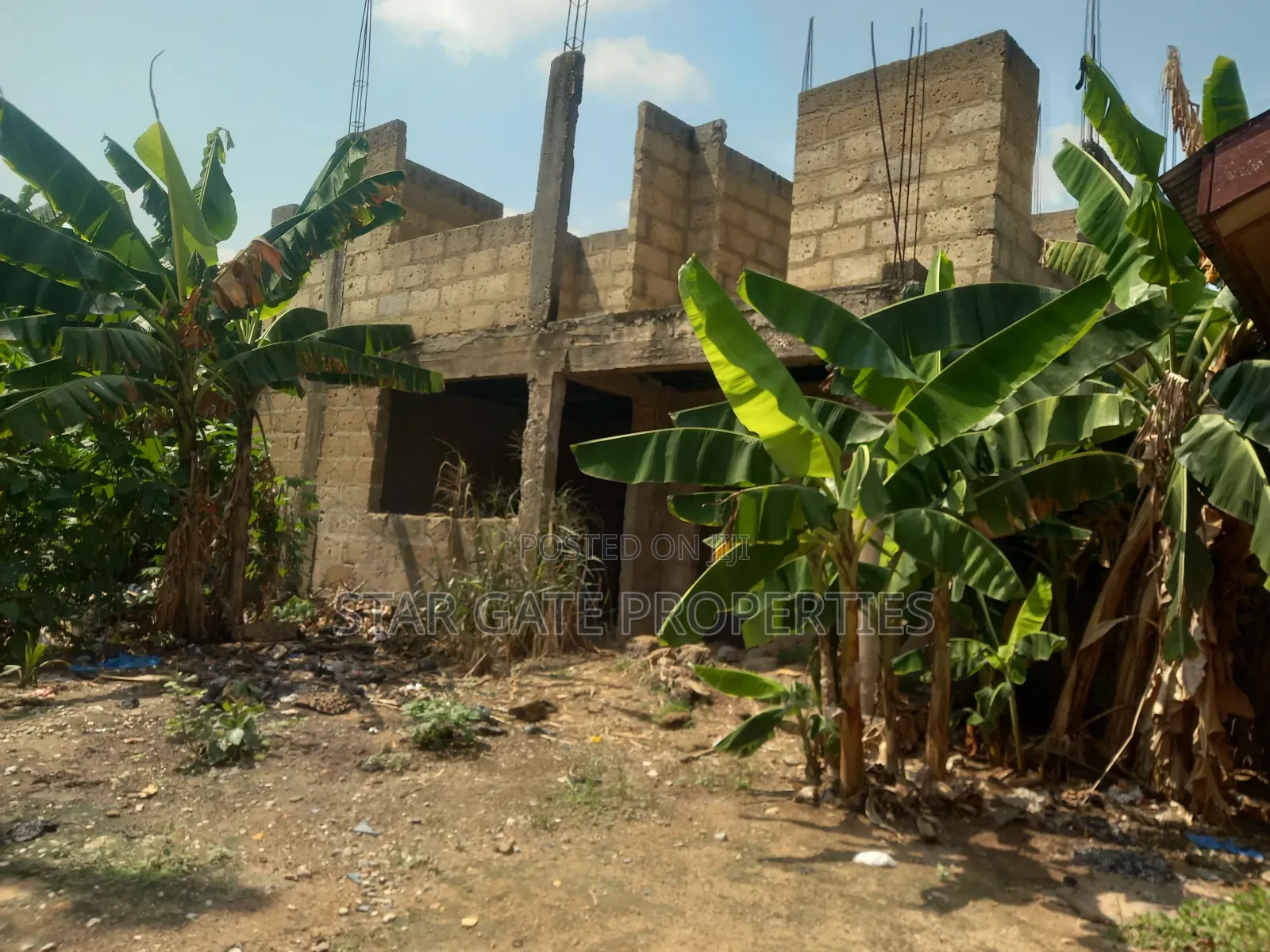 12bdrm House in Kenyasi Adwumam, Kumasi Metropolitan for sale