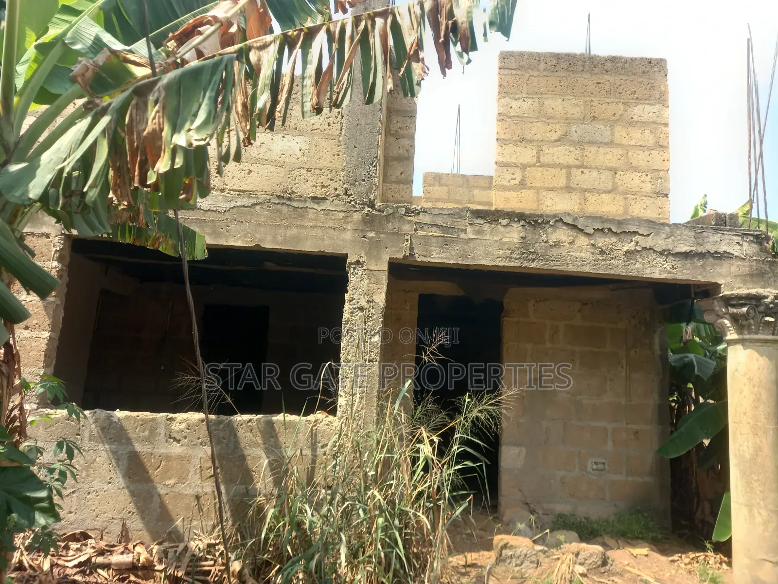 12bdrm House in Kenyasi Adwumam, Kumasi Metropolitan for sale