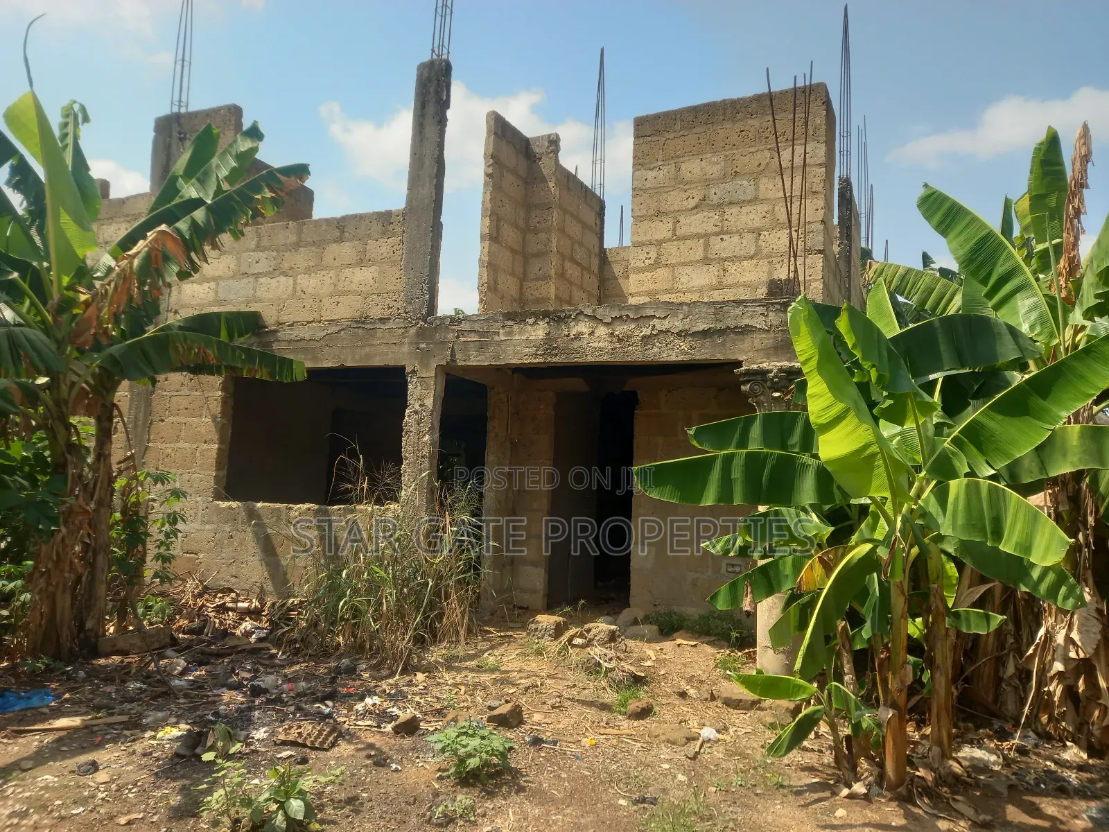 12bdrm House in Kenyasi Adwumam, Kumasi Metropolitan for sale