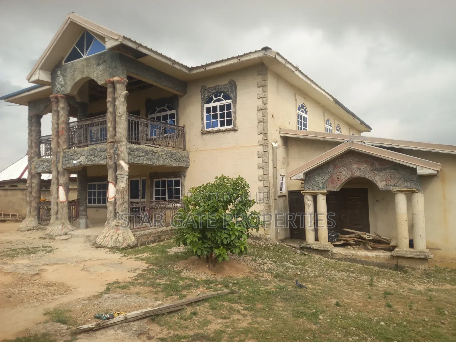 8bdrm House in Kodie, Kumasi Metropolitan for sale