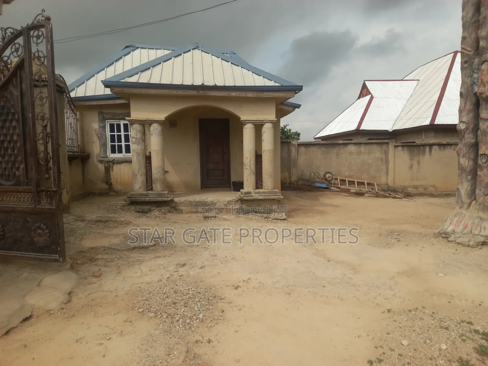 8bdrm House in Kodie, Kumasi Metropolitan for sale