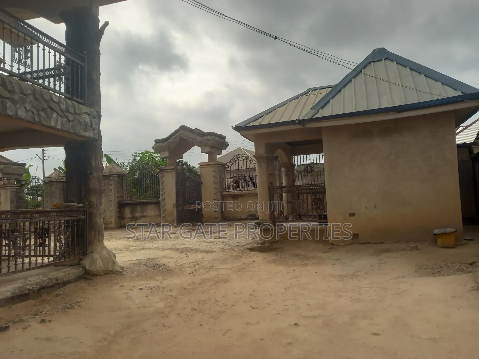 8bdrm House in Kodie, Kumasi Metropolitan for sale