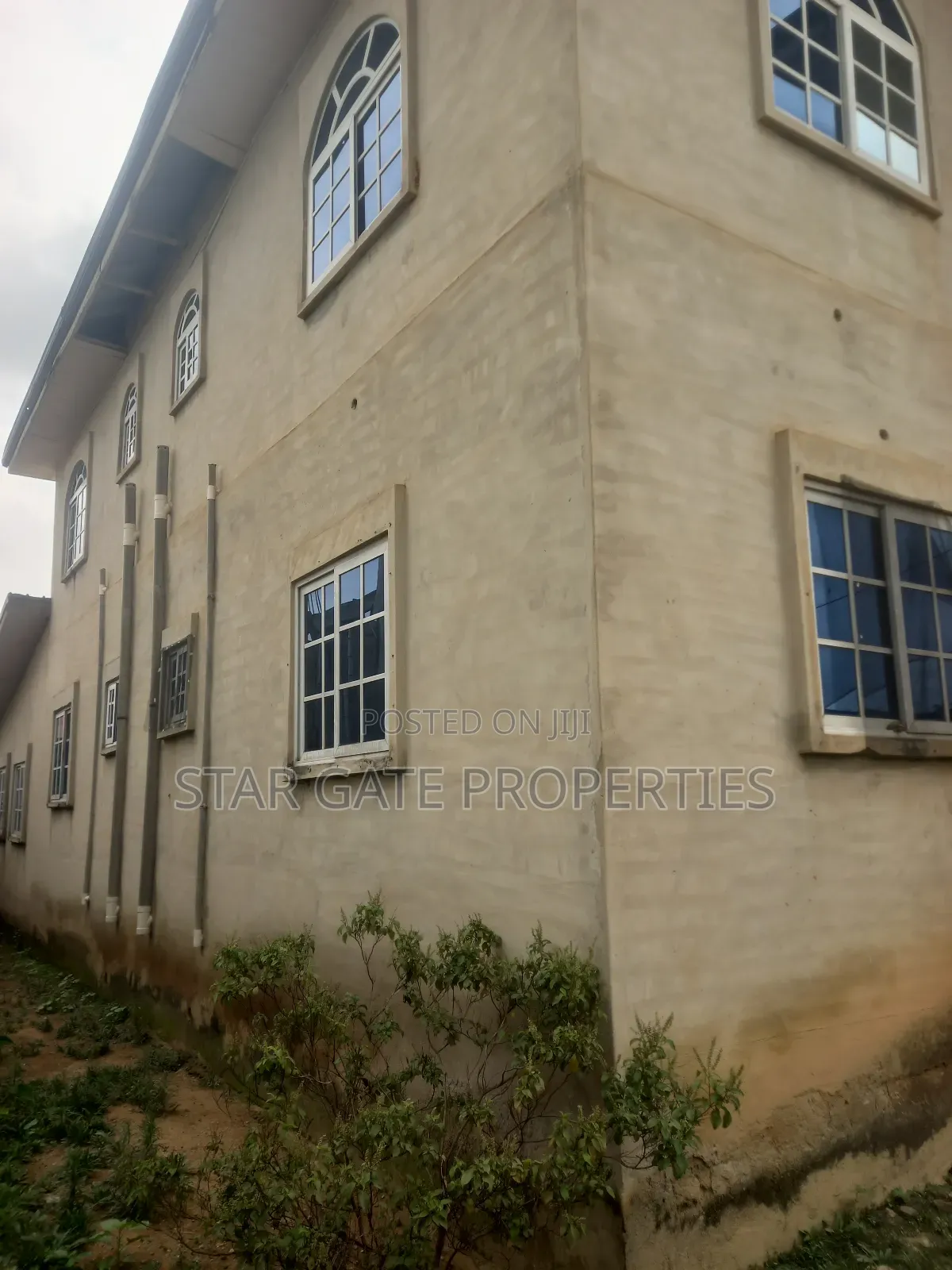 8bdrm House in Kodie, Kumasi Metropolitan for sale