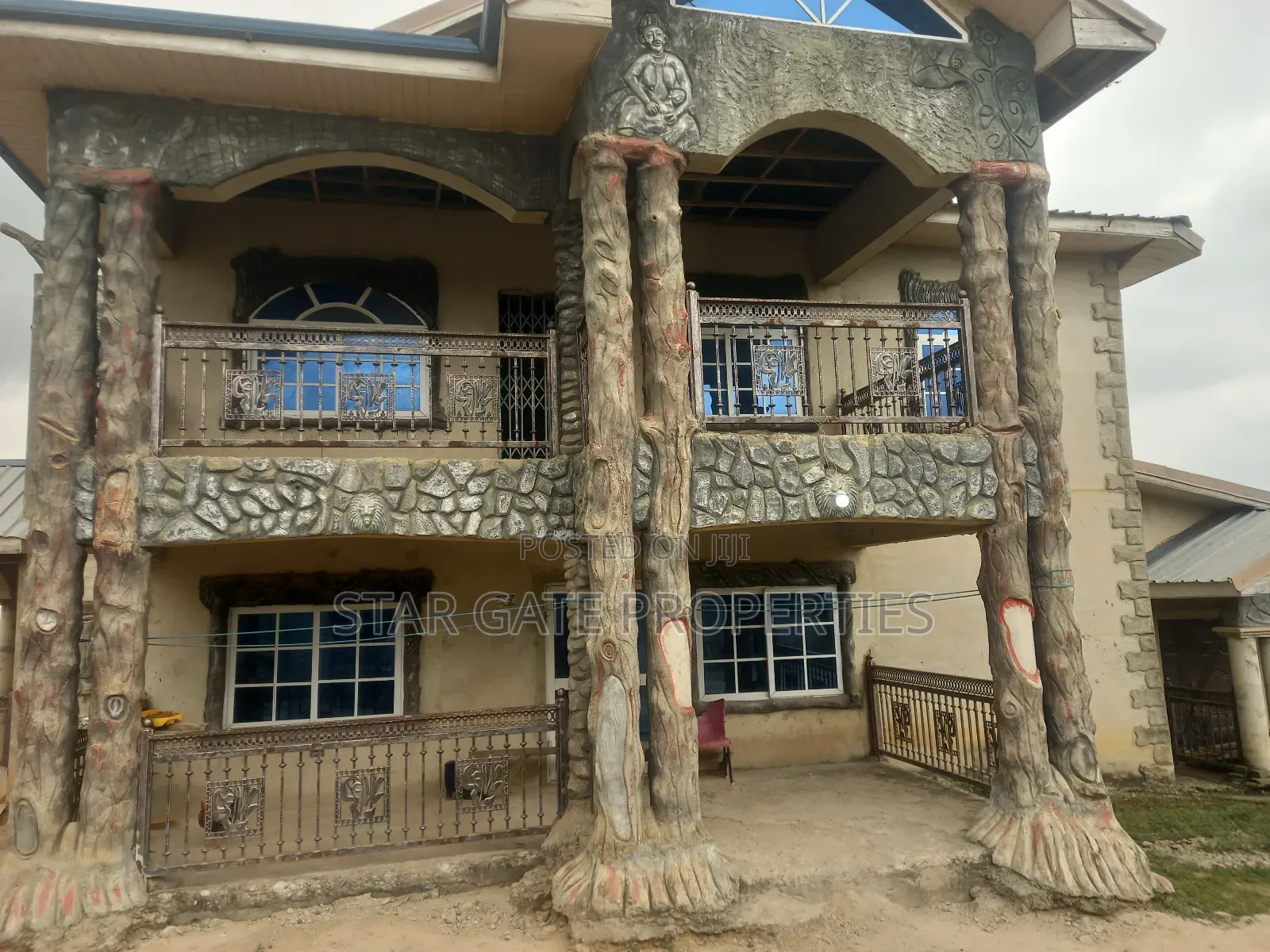 8bdrm House in Kodie, Kumasi Metropolitan for sale