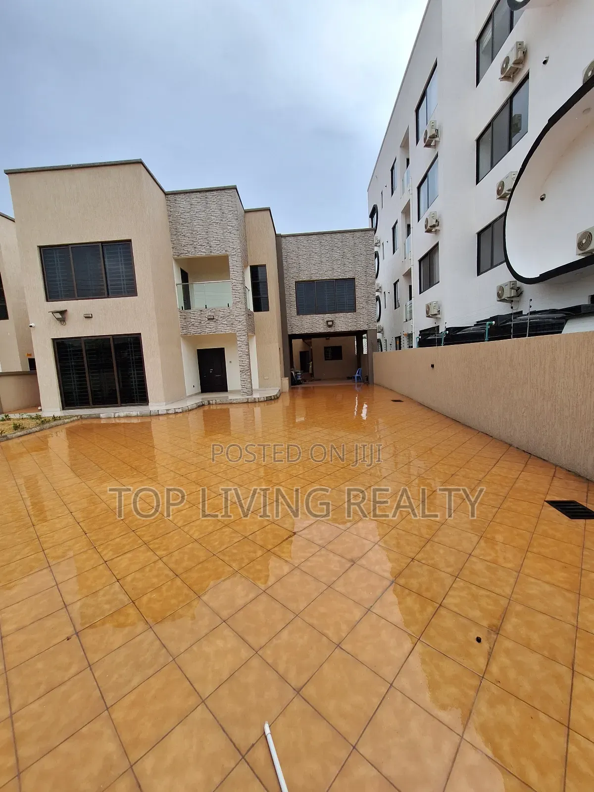 4bdrm Townhouse / Terrace in One Touch, Airport Residential Area