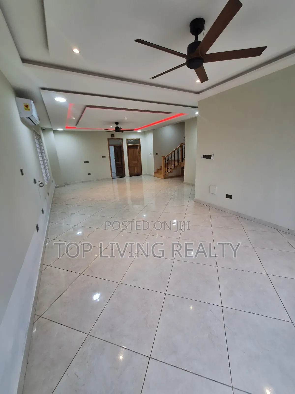 4bdrm Townhouse / Terrace in One Touch, Airport Residential Area