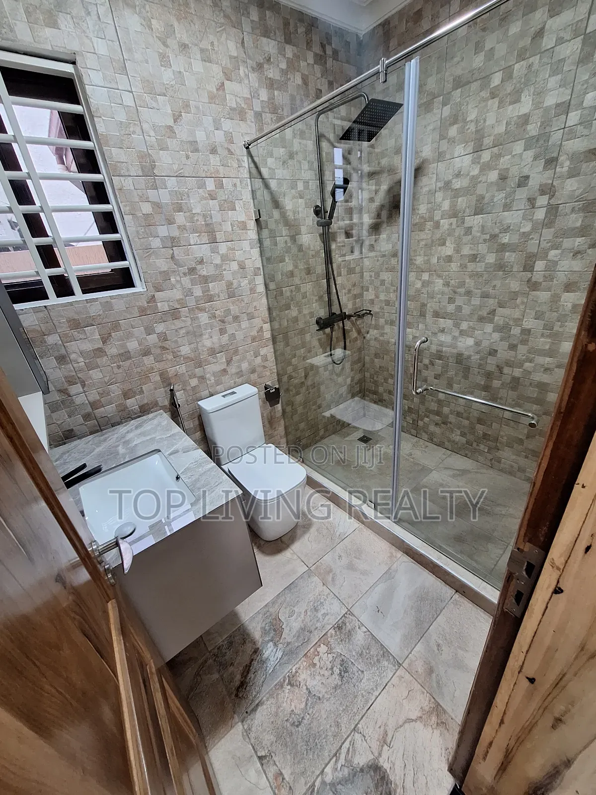 4bdrm Townhouse / Terrace in One Touch, Airport Residential Area