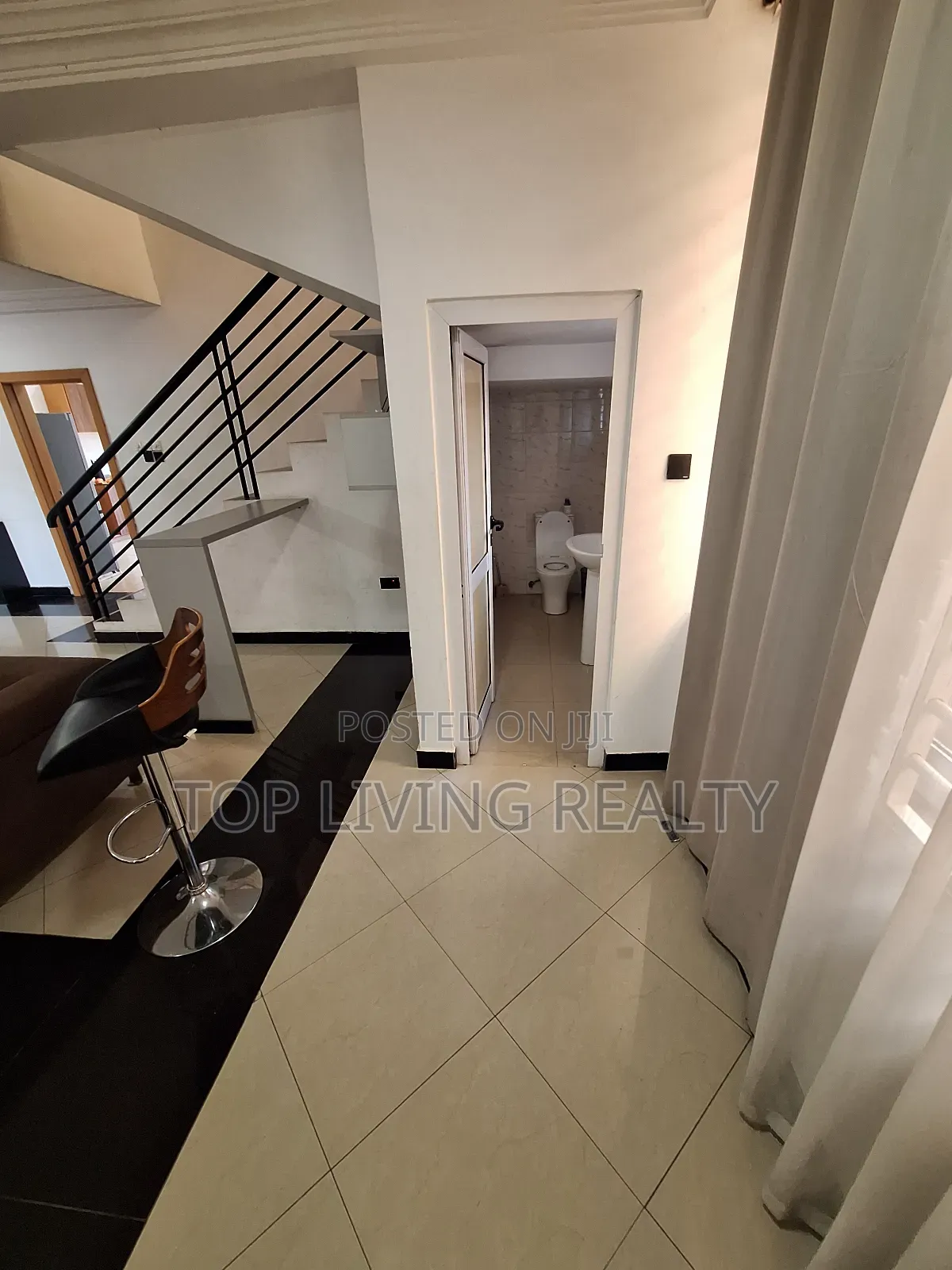 Furnished 3bdrm Townhouse / Terrace in School Junction for rent