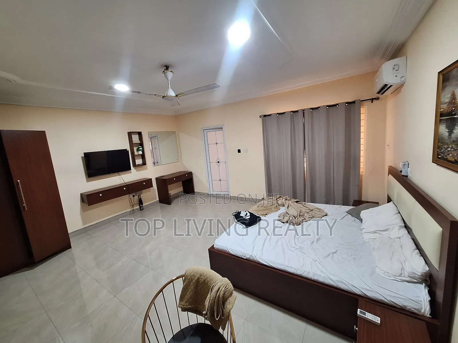 Furnished 3bdrm Townhouse / Terrace in School Junction for rent