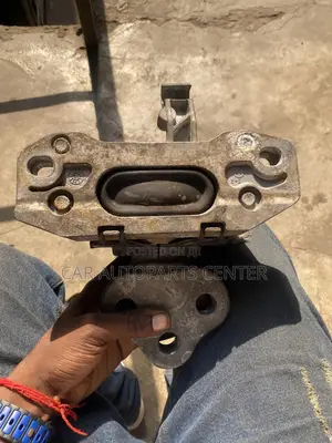 Chrysler 200/Jeep Cherokee 2015-17 Engine Motormount Upper Sport Seat