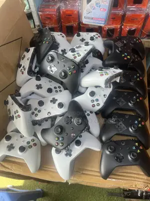 Xbox One S Controllers