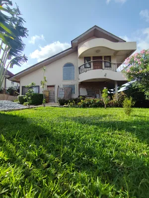 6bdrm Apartment in Com 18, Lashibi for sale
