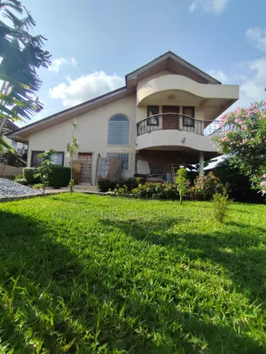 6bdrm Apartment in Com 18, Lashibi for sale
