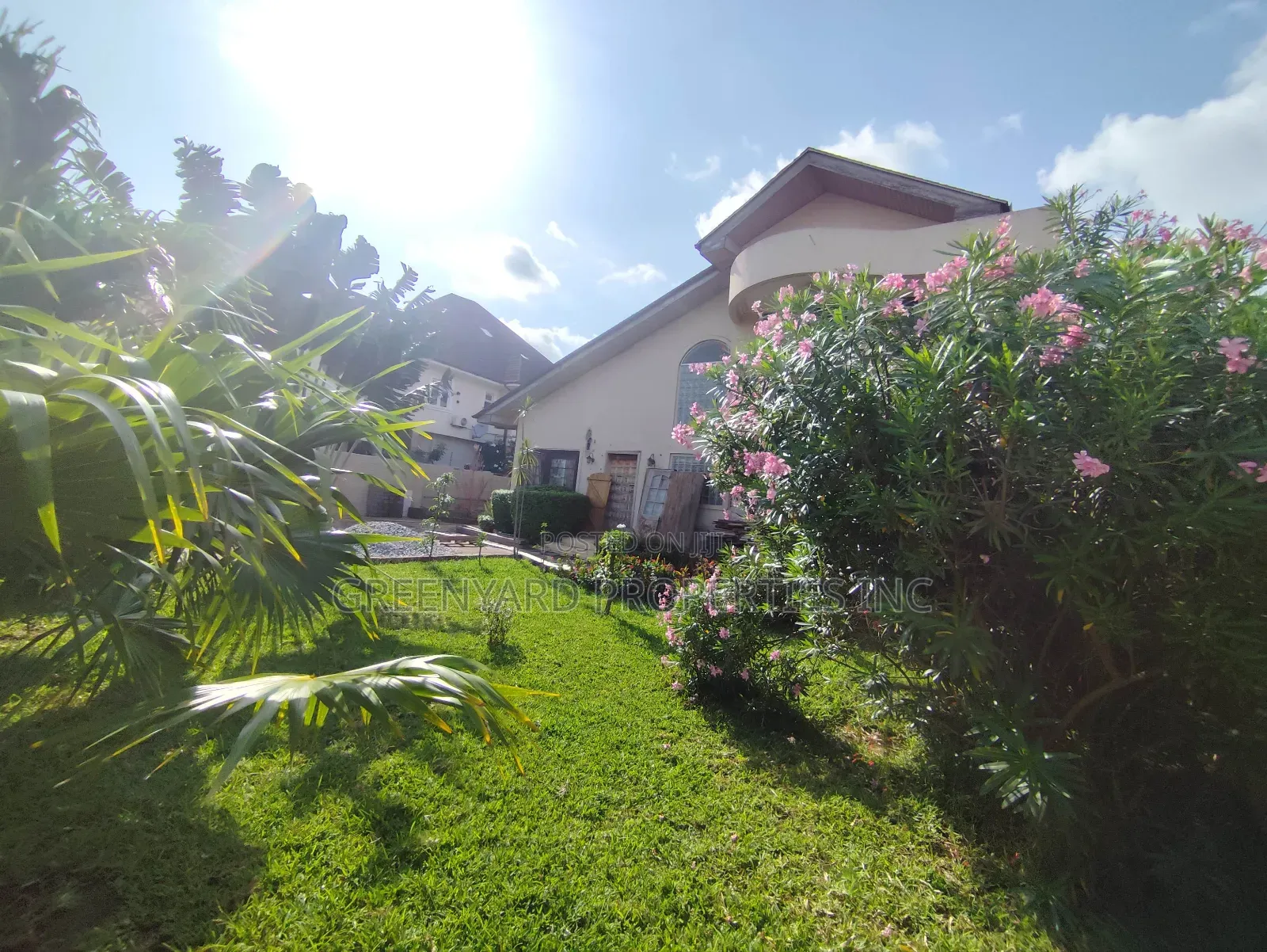 6bdrm Apartment in Com 18, Lashibi for sale