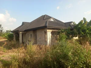 5bdrm House in Ejisu Onwe for sale