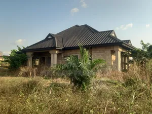5bdrm House in Ejisu Onwe for sale