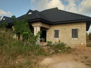 5bdrm House in Ejisu Onwe for sale