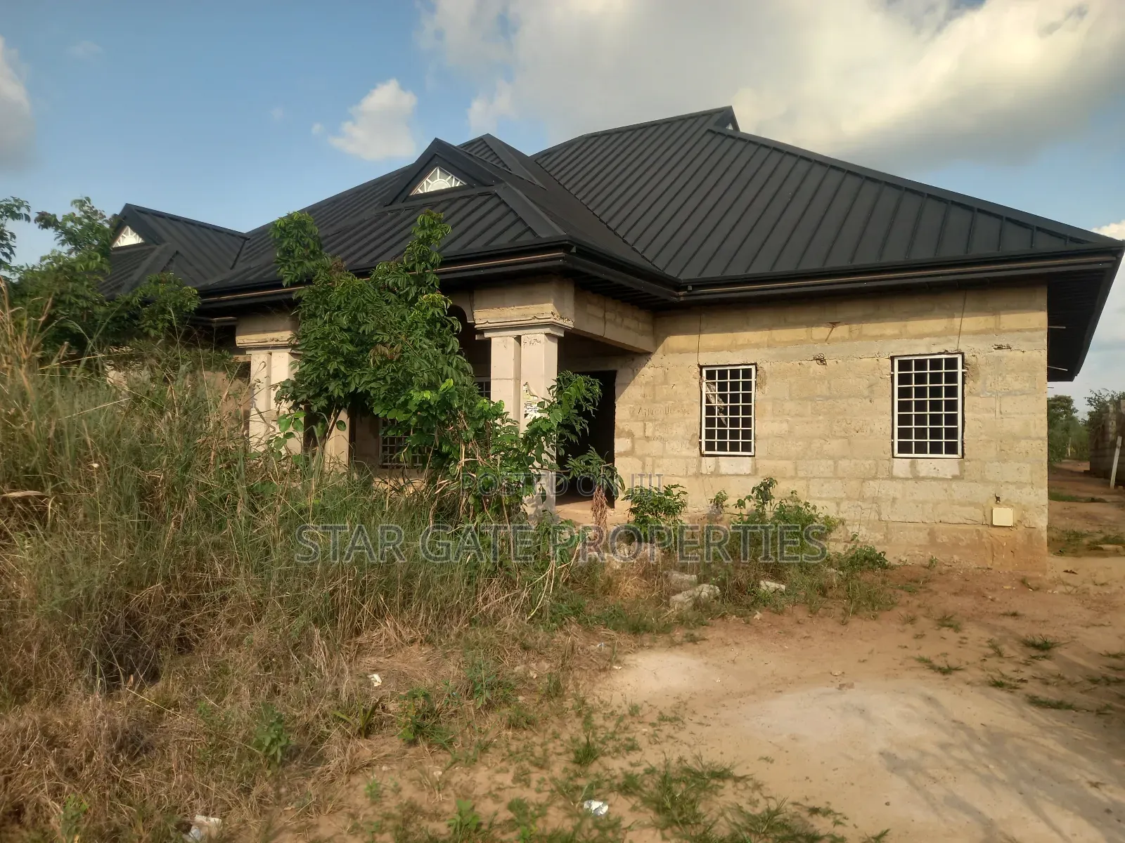 5bdrm House in Ejisu Onwe for sale