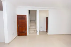 3bdrm House in Oyarifa for sale
