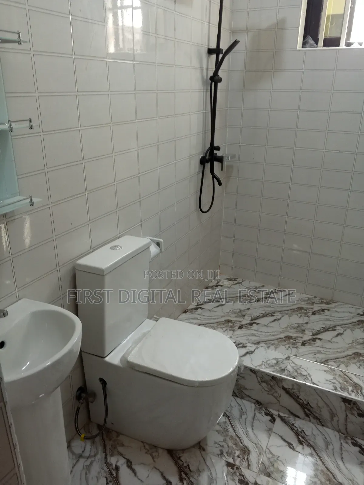 Three Bedroom for at Kasoa Krispo Brand New