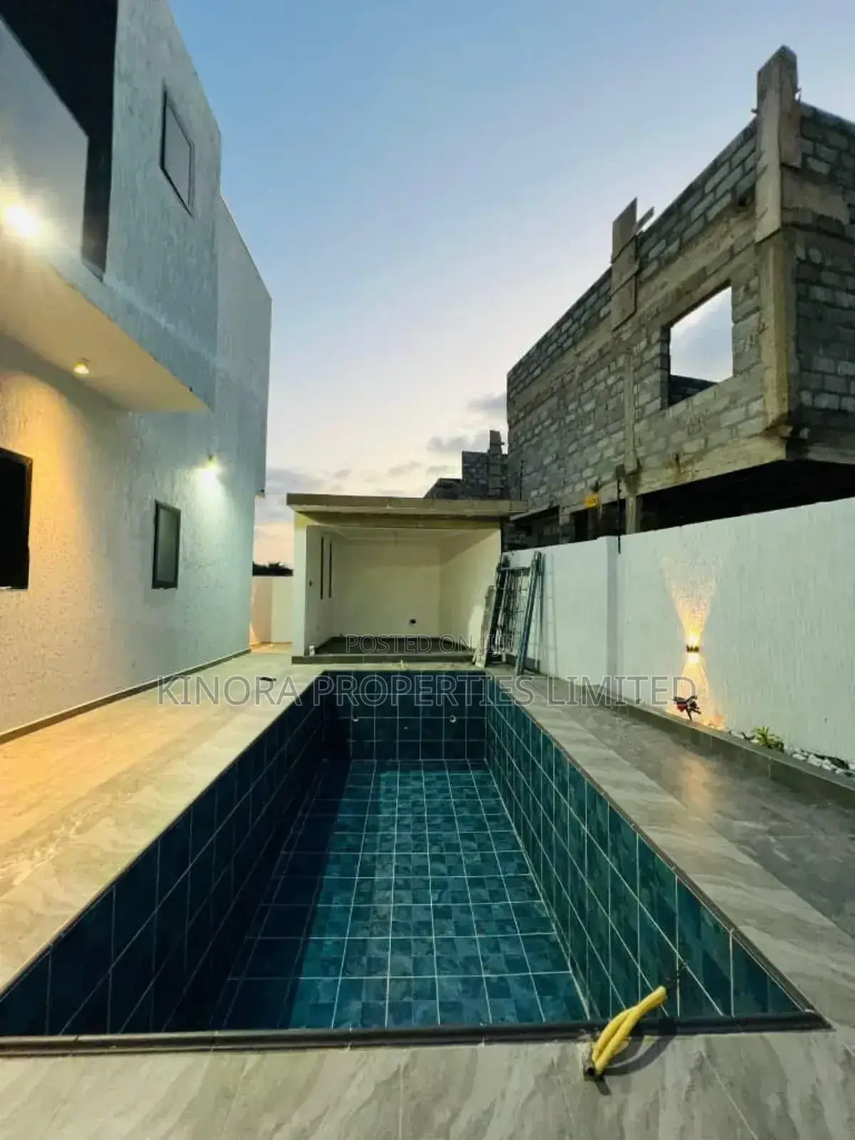 4bdrm Duplex in Abokobi for sale