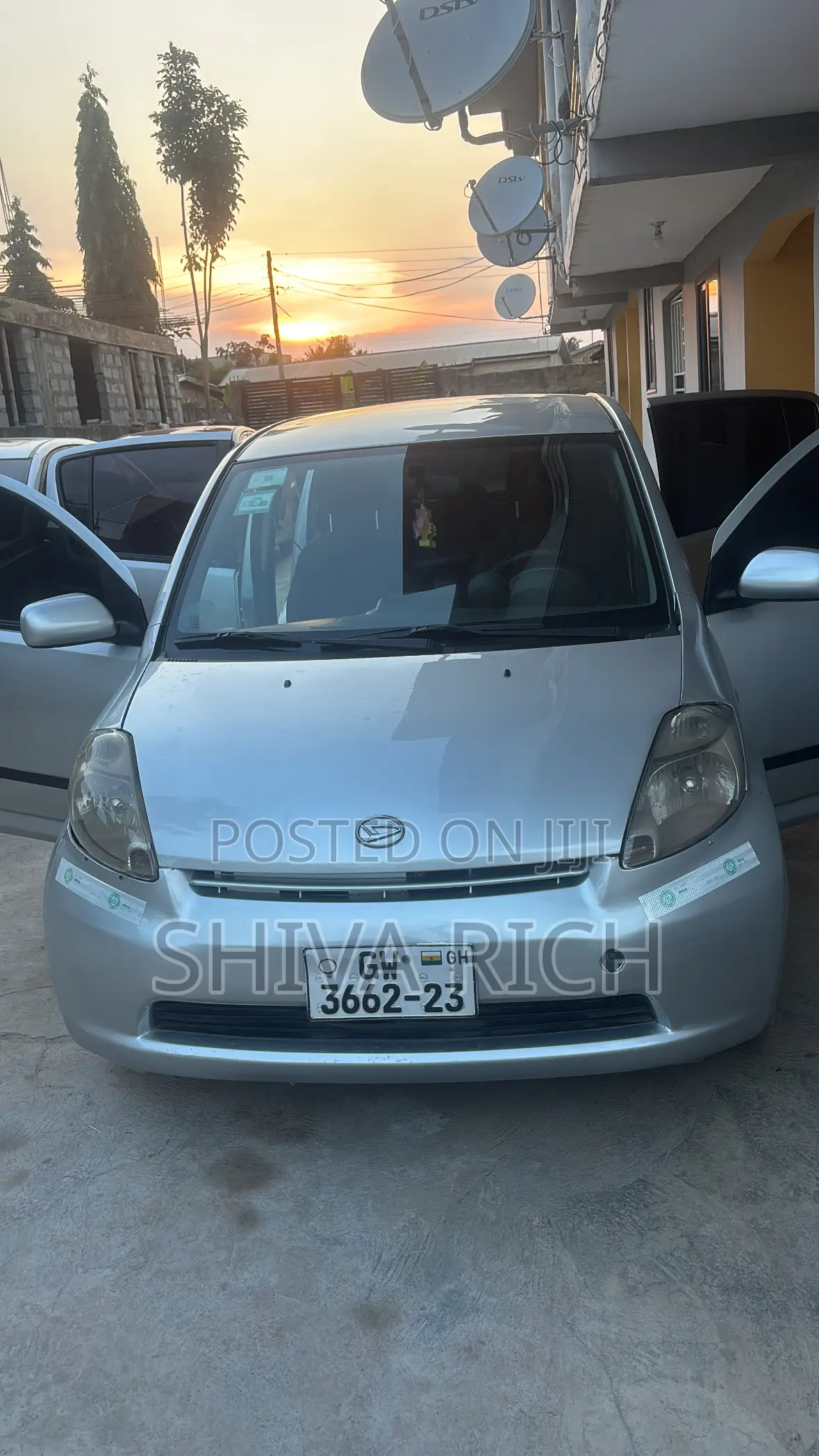 Toyota Vitz 1.3 FWD 3dr 2009 Gray