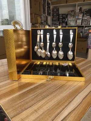 24pcs Catering Set With Golden Case