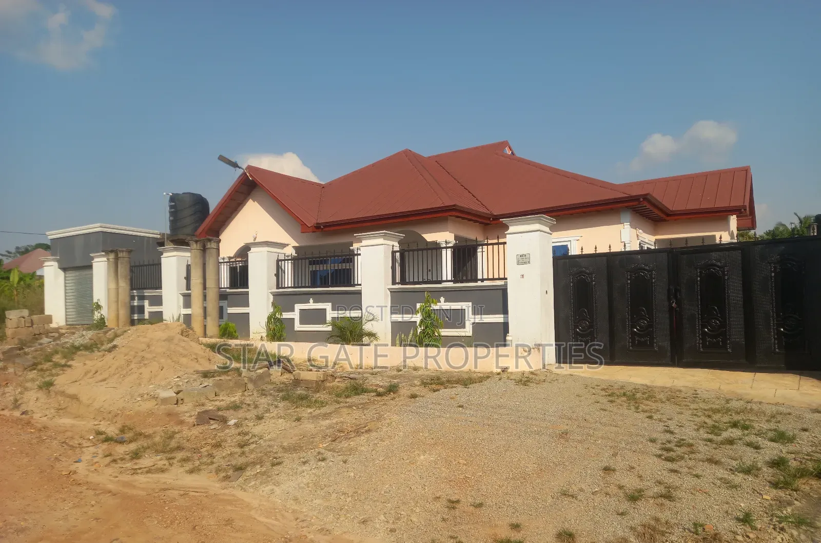 4bdrm House in Owhim Amanfrom, Kumasi Metropolitan for sale