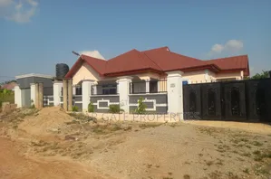 4bdrm House in Owhim Amanfrom, Kumasi Metropolitan for sale