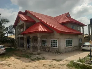 7bdrm House in Kenyasi Abrem, Kumasi Metropolitan for sale
