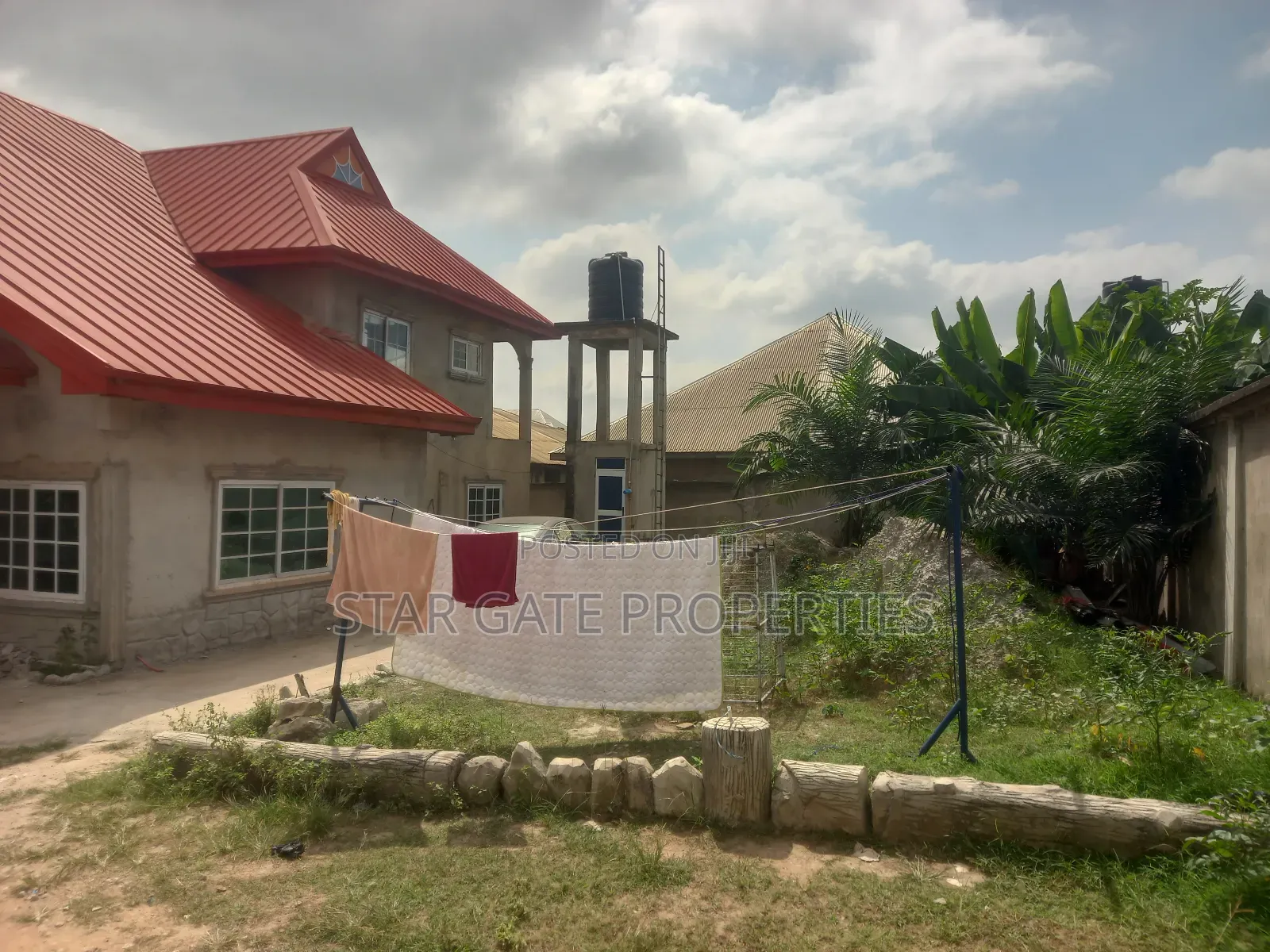 7bdrm House in Kenyasi Abrem, Kumasi Metropolitan for sale