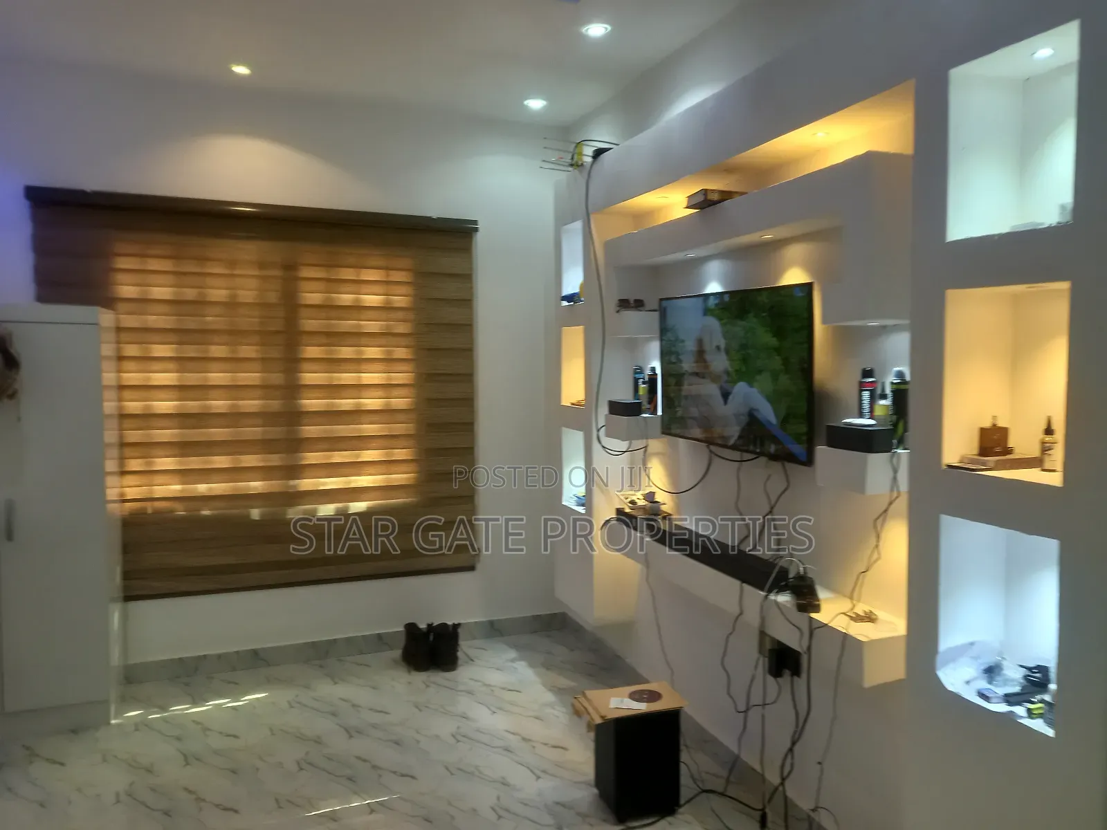7bdrm House in Kenyasi Abrem, Kumasi Metropolitan for sale