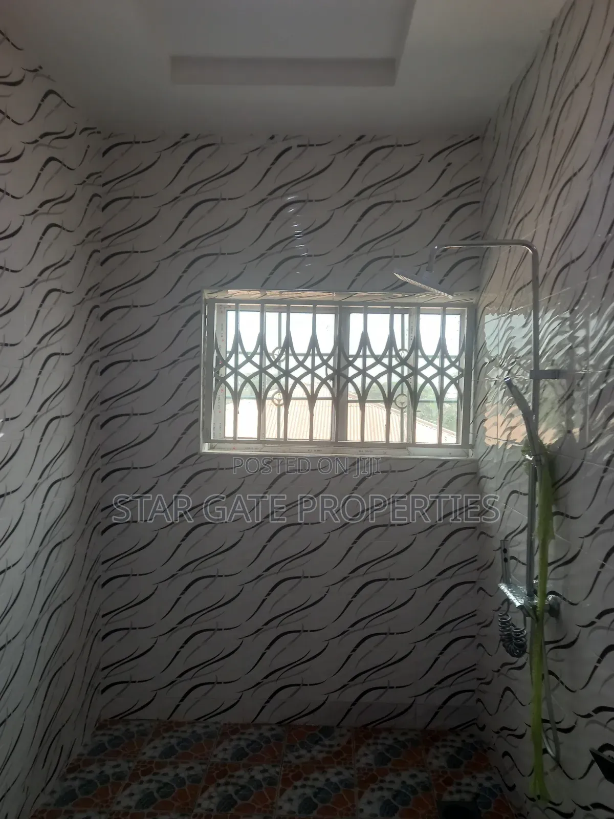 7bdrm House in Kenyasi Abrem, Kumasi Metropolitan for sale