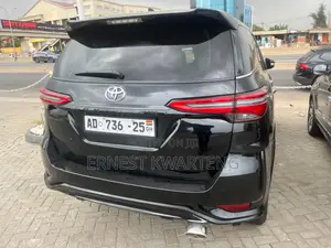 Toyota Fortuner 2025 Black