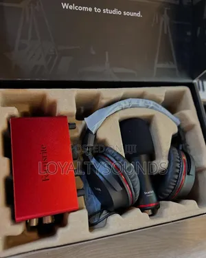 Focusrite Scarlett Solo Studio 4th Gen Bundle