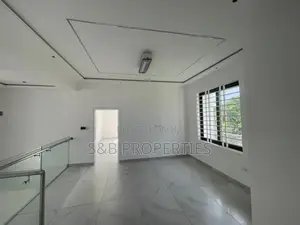 5bdrm House in Kwabenya for sale