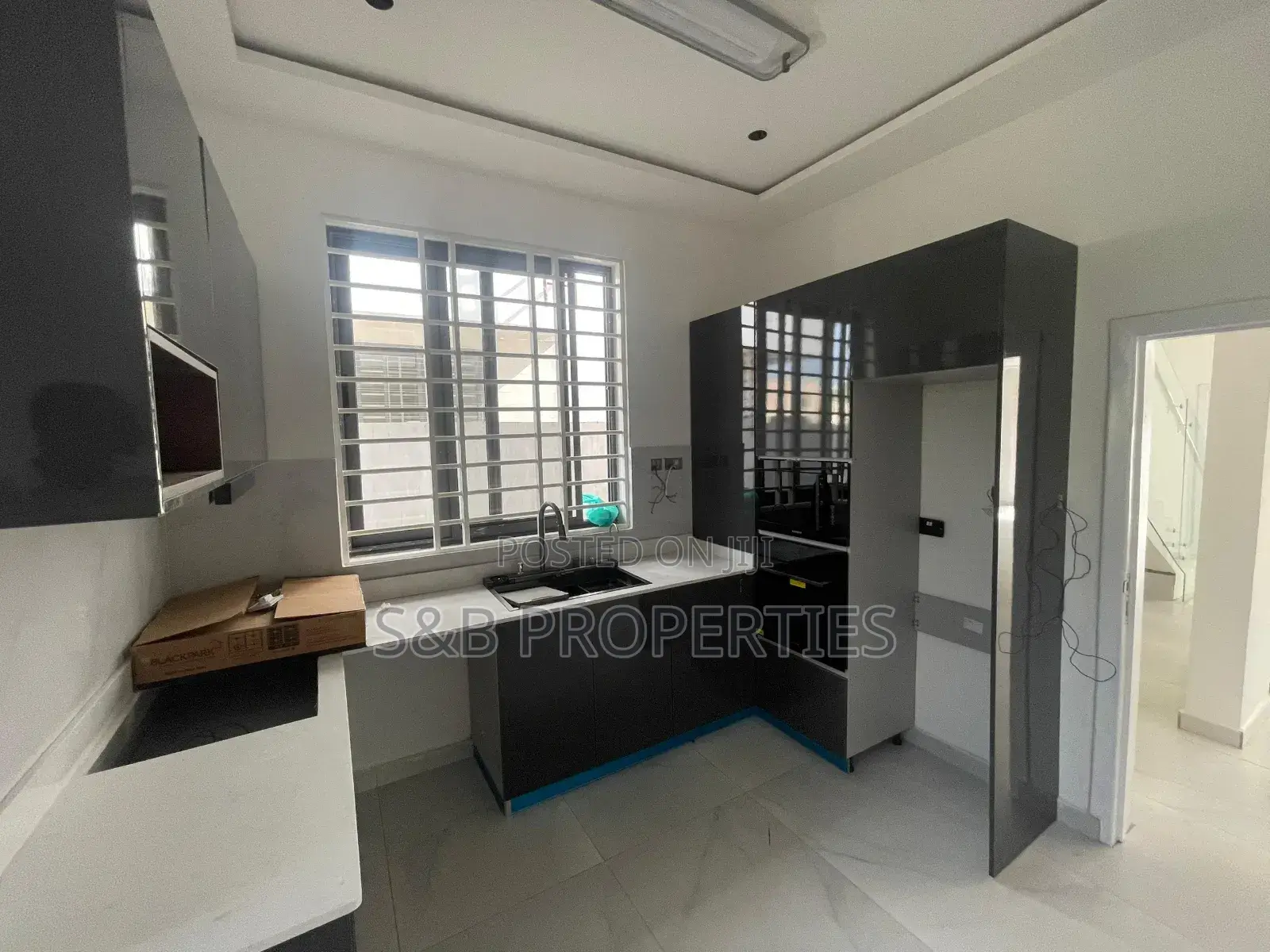 5bdrm House in Kwabenya for sale