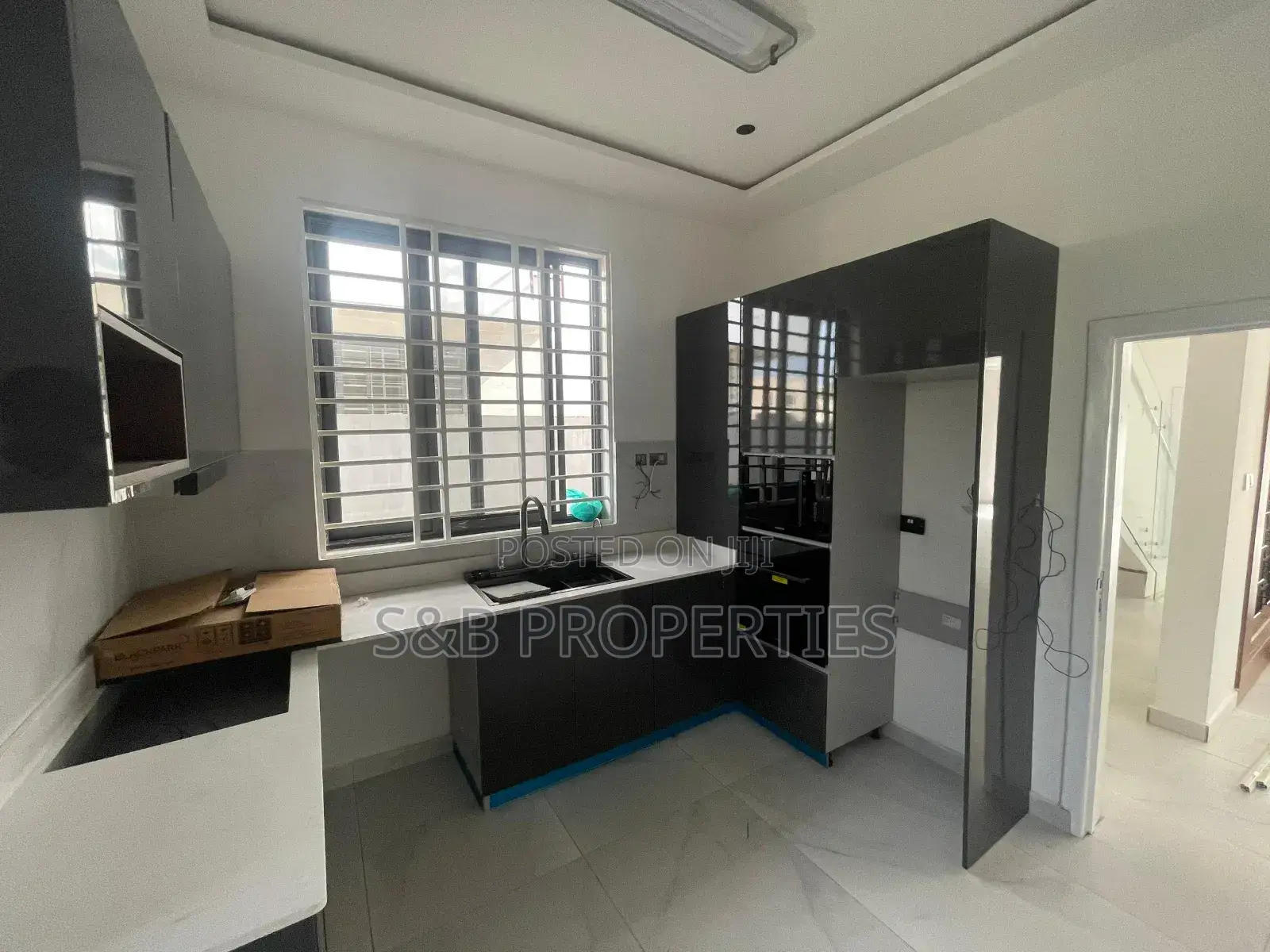 5bdrm House in Kwabenya for sale