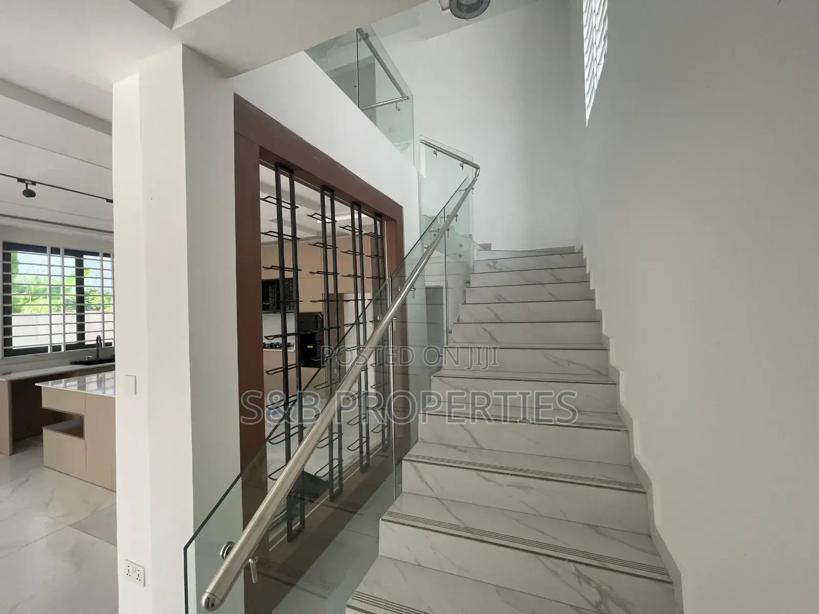 5bdrm House in Kwabenya for sale