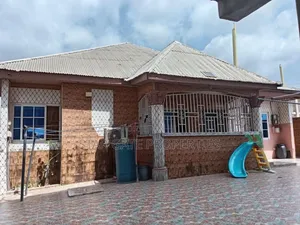 12bdrm House in Kenyasi Saaman, Kumasi Metropolitan for sale